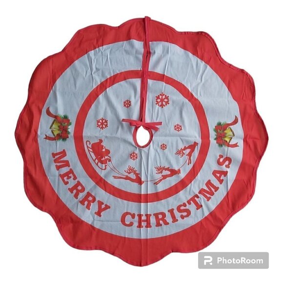 NWOT Medium "Merry Christmas" Tree Skirt With Scalloped Edge - Size 34 Inches - Picture 1 of 2